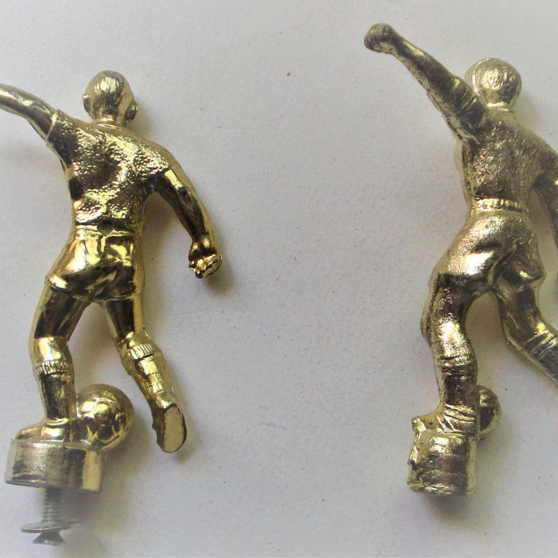 2 PLÁSTICOS ALEGORÍAS DE FUTBOLISTA PARA CREATIVOS