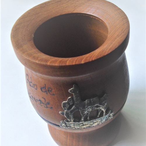 MATE DE MADERA RECUERDO DE CALAFATE PARA LAS REUNIONES GAUCHESCAS O PARA PROPIA SATISFACCIÓN