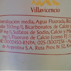 BOTELLA VACÍA DE AGUA VILLAVICENCIO CENTENARIO COLECCIONABLE DECORACIÓN