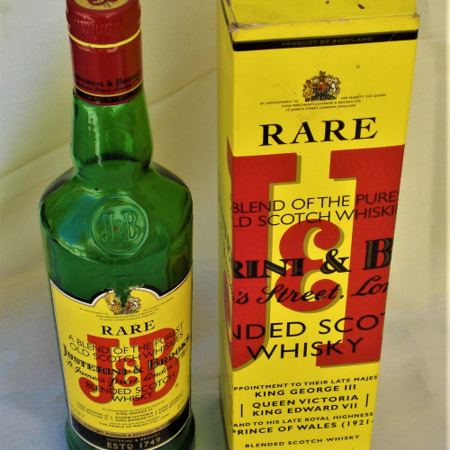 BOTELLA VACÍA CON CAJA DE WHISKY JB LICOR COLECCIONABLE DECORACIÓN