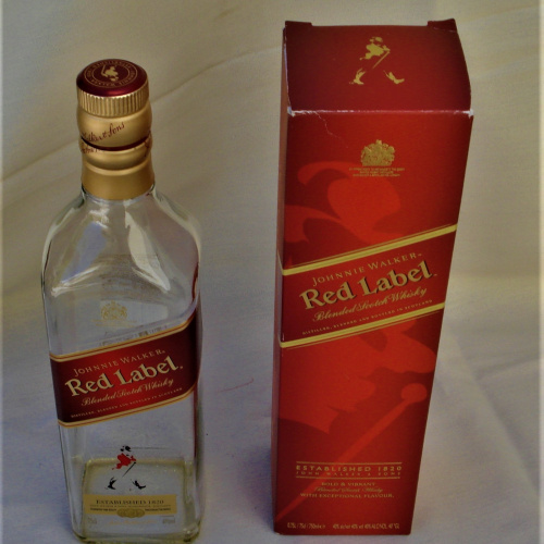 BOTELLA VACÍA CON CAJA DE WHISKY RED LEBEL JOHNNIE WALKER COLECCIONABLE DECORACIÓN