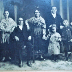 1926 FOTOGRAFÍA ANTIGUA ASTORGA FAMILIA COMPLETA 28 X 33 CM