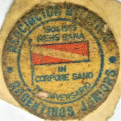 FÚTBOL ANTIGUO Y PEQUEÑO CALCO DE ARGENTINOS JRS 75 ANIVERSARIO