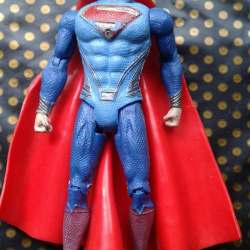 Superman con luz articulado 16 cm MuÃ±eco articulado coleccionable buen estado