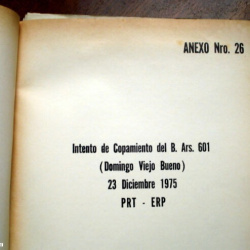 EL TERRORISMO EN LA ARGENTINA  PODER EJECUTIVO NACIONAL, NOVIEMBRE   DE 1979. ENCUADERNACIÓN EN  RÚSTICA ILUSTRADA. 30 X 22 CM. 424   PÁGINAS, ILUSTRADO CON GRAN CANTIDAD  DE DOCUMENTOS Y FOTOCOPIAS DE DIARIOS   DE LA ÉPOCA DETALLANDO EL ACCIONAR  DE LOS 