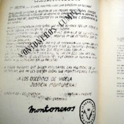 EL TERRORISMO EN LA ARGENTINA  PODER EJECUTIVO NACIONAL, NOVIEMBRE   DE 1979. ENCUADERNACIÓN EN  RÚSTICA ILUSTRADA. 30 X 22 CM. 424   PÁGINAS, ILUSTRADO CON GRAN CANTIDAD  DE DOCUMENTOS Y FOTOCOPIAS DE DIARIOS   DE LA ÉPOCA DETALLANDO EL ACCIONAR  DE LOS 