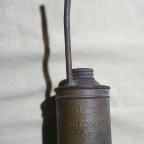 ALCUZA DE BRONCE ANTIGUA CON TAPA IND ARGENTINA