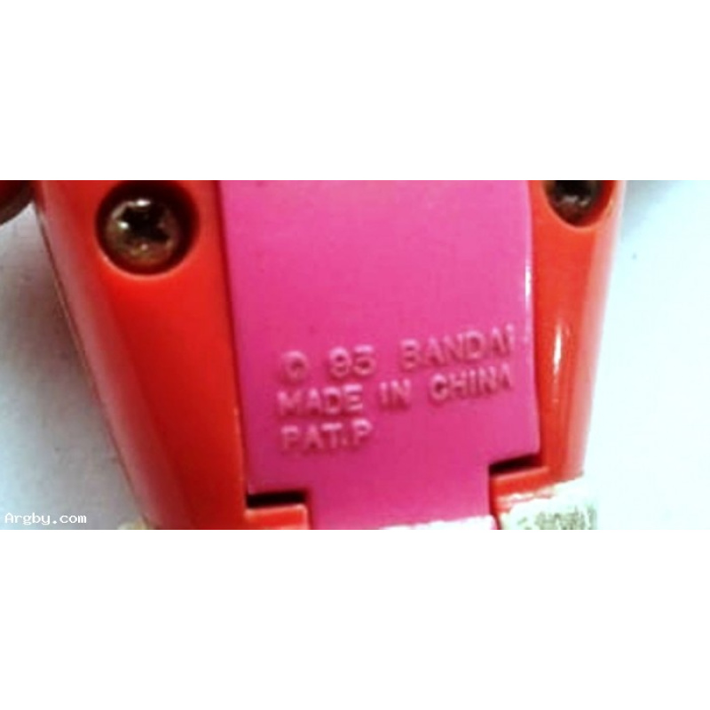 MUÑECO BANDAI ARTICULADO CON MOVIMIENTO CAMBIA A MASCARA  DOS CARAS CAMBIABLES 13 CM