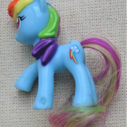 MI PEQUEÑO PONY HASBRO 2015 FS 296 2,5 X 3,5 CM