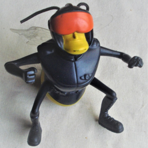 MUÑECO COLECCIONABLE MOSCA  10 X 5 CM