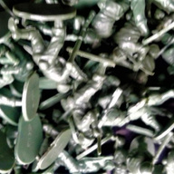 LOTE DE PEQUEÑOS SOLDADOS VERDES HONG KONG 25 MM