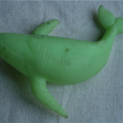 MUÑECO COLECCIONABLE TIBURÓN 9 x 7 cm