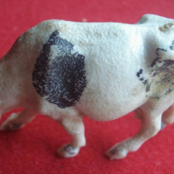 MUÑECO COLECCIONABLE VACA 7 x 4 cm