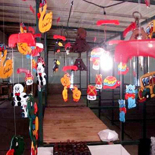 MÓVILES PARA BEBES Y ADOLESCENTES MUY DECORATIVO DE MADERA PINTADOS  MANO
